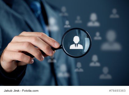 Die Einführung eines CRM-Systems ist eine Change Management-Aufgabe und erfolgsversprechender bei einer schrittweisen Einführung in verdaubaren Positionen.