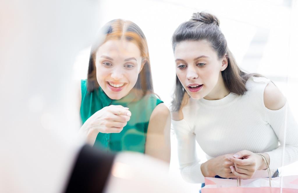Mit Inbound Marketing ziehen Sie die richtigen Kunden an und informieren sie weiter, bis sie selbst vom Vertrieb beraten werden wollen.
