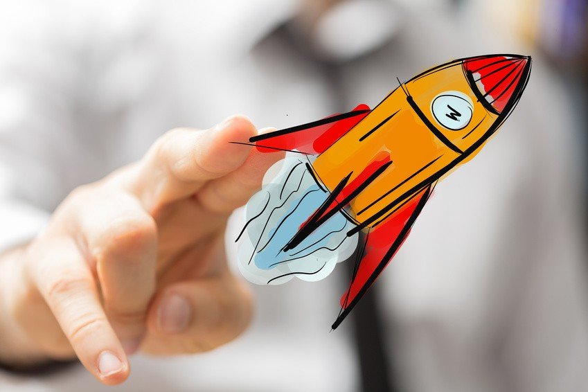 Im Vertriebsoutsourcing wird der eigene Vertrieb um eine externe Kraft ergänzt, die Teilaufgaben wahrnimmt. Intern werden dadurch wertvolle Ressourcen für strategische Aufgaben frei - ein Booster für den Vertrieb.