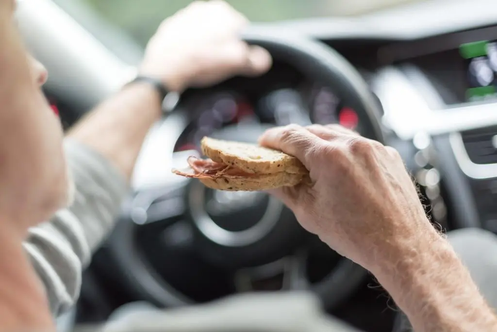 Nicht ins "Verdauungs-Koma" fallen, sondern gesund essen
