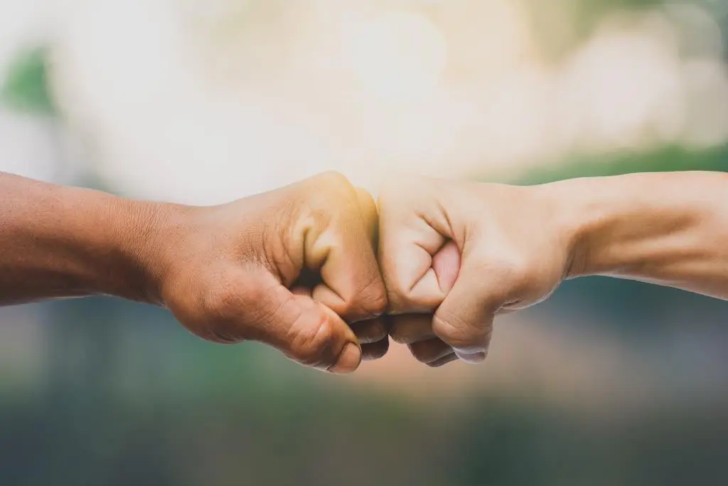 Mit den richtigen Kennzahlen steigern Sie neben der Vertriebs-Performance auch die Kundenzufriedenheit: Eine Win-Win Situation.