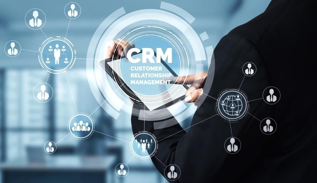 Jederzeit von überall aufs CRM-System zugreifen können: Mit einem Cloudservice machbar