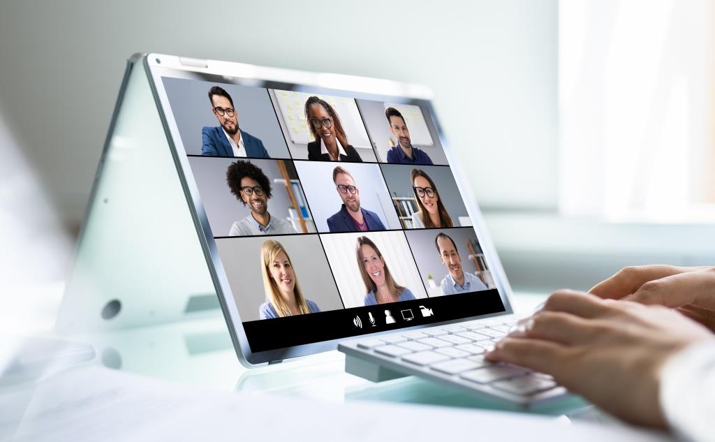 Die Zunahme von virtuellen Kundenbesuchen lässt sich nicht stoppen, zu groß sind Zeitersparnis und Produktivitätssteigerung. Doch wie finden Kunden diese Entwicklung hin zu Hybrid Selling?