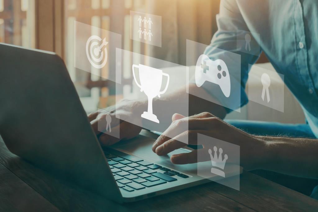 Gamification: Mit Chatbot und digitalen Produkttrainings können sich Vertriebsmitarbeitende weiterbilden.