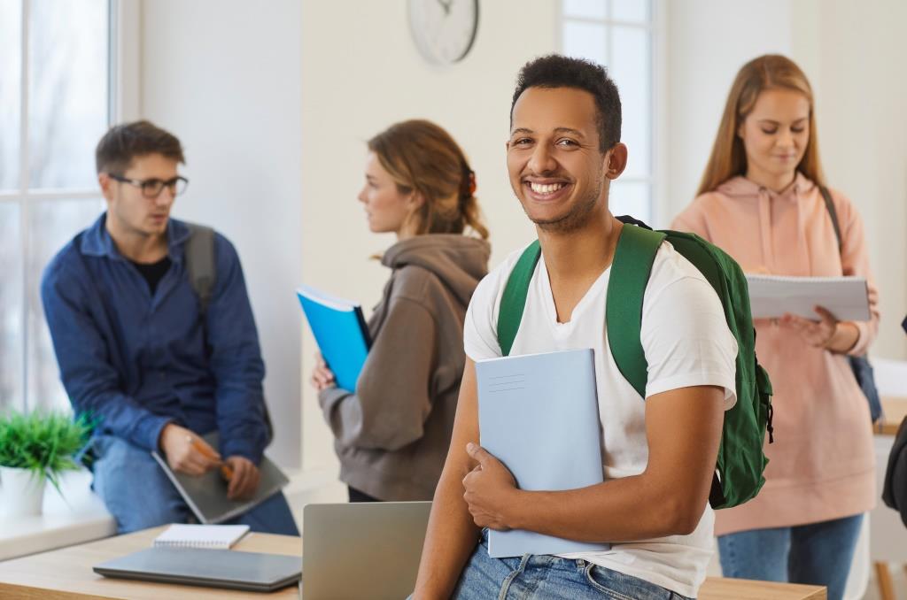 Die Ansprüche an die Qualifikation und die Kompetenzen von Verkäufern nehmen ständig zu. Die Antwort darauf ist der geprüfte Fachberater im Vertrieb (IHK).