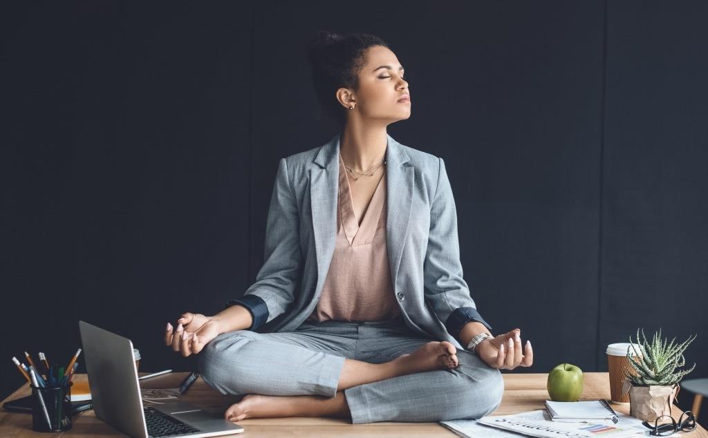 Die Fähigkeit, sich in seinen Gegenüber hineinzuversetzen hat Vorteile. Stark empathischen Menschen fällt die Bewältigung von Stress und Ängsten sowohl im Job als auch im privaten Alltag deutlich leichter als anderen.