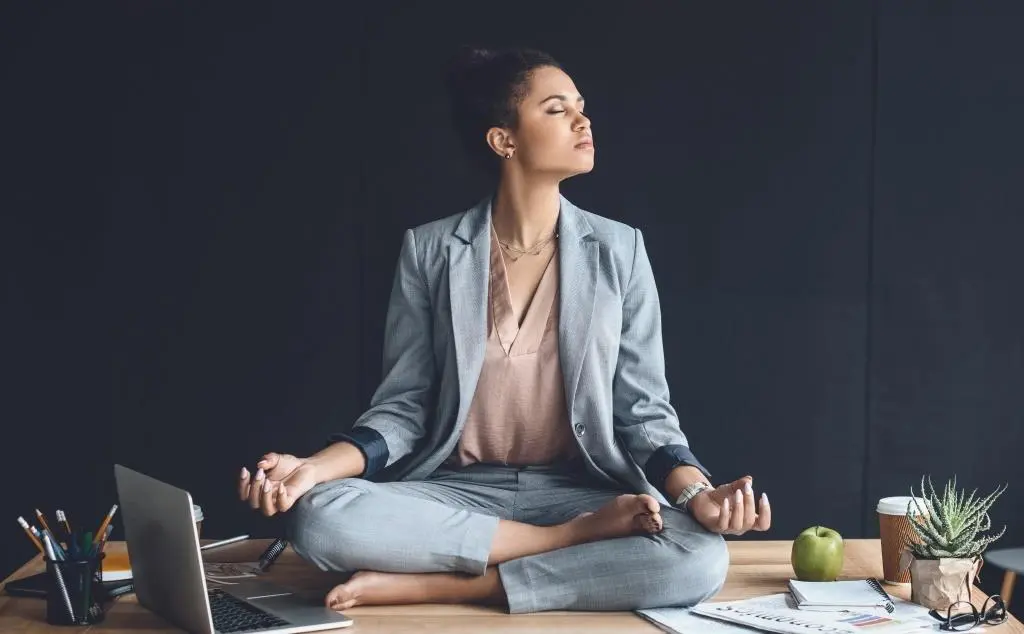 Die Fähigkeit, sich in seinen Gegenüber hineinzuversetzen hat Vorteile. Stark empathischen Menschen fällt die Bewältigung von Stress und Ängsten sowohl im Job als auch im privaten Alltag deutlich leichter als anderen.
