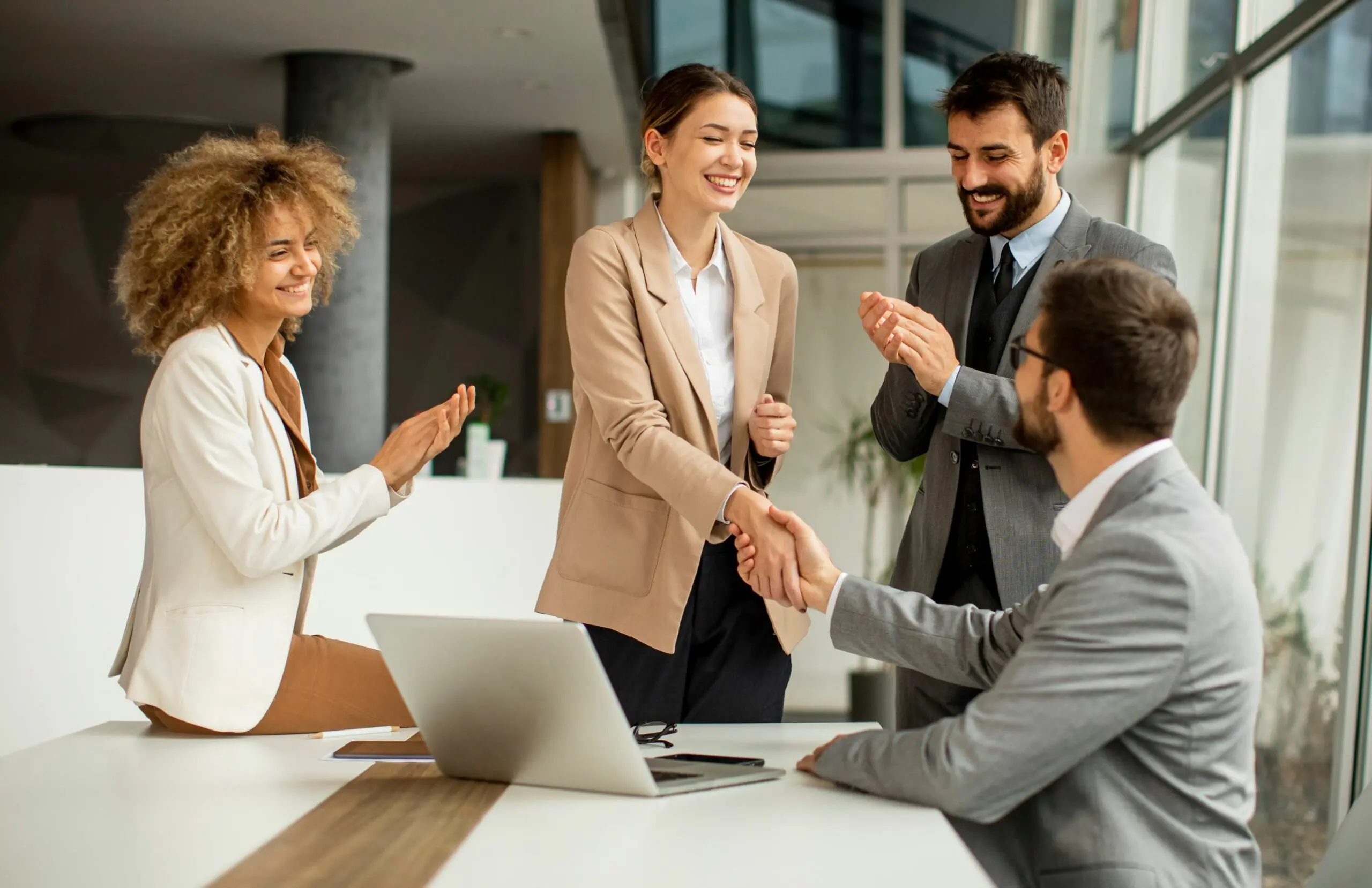 Selling Teams haben den Vorteil der Flexibilität. Die Zusammensetzung des Teams kann schnell und einfach an Veränderungen der Kundenwünsche oder des Marktes im Allgemeinen angepasst werden.