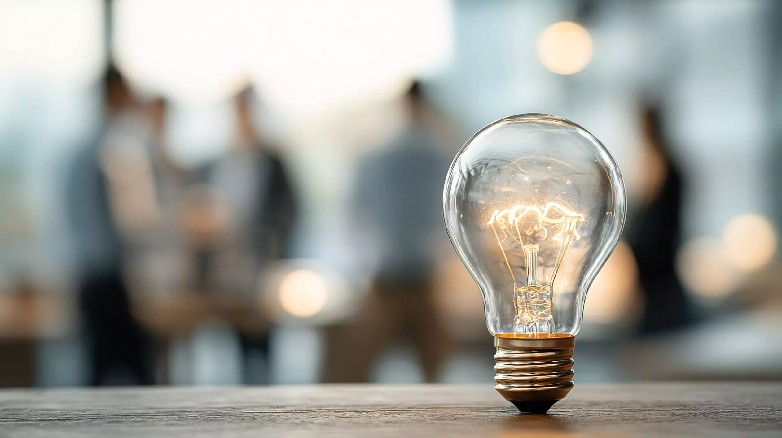 Wie Künstliche Intelligenz die Zukunft des B2B-Vertriebs verändert: 6 Denkanstöße für zukunftsfähige Vertriebsorganisationen. Impulse, Strukturen, Praxisbeispiele.